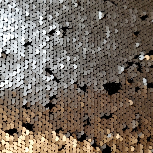 Gap gold sequined heavy tank size m - Picture 3 of 11